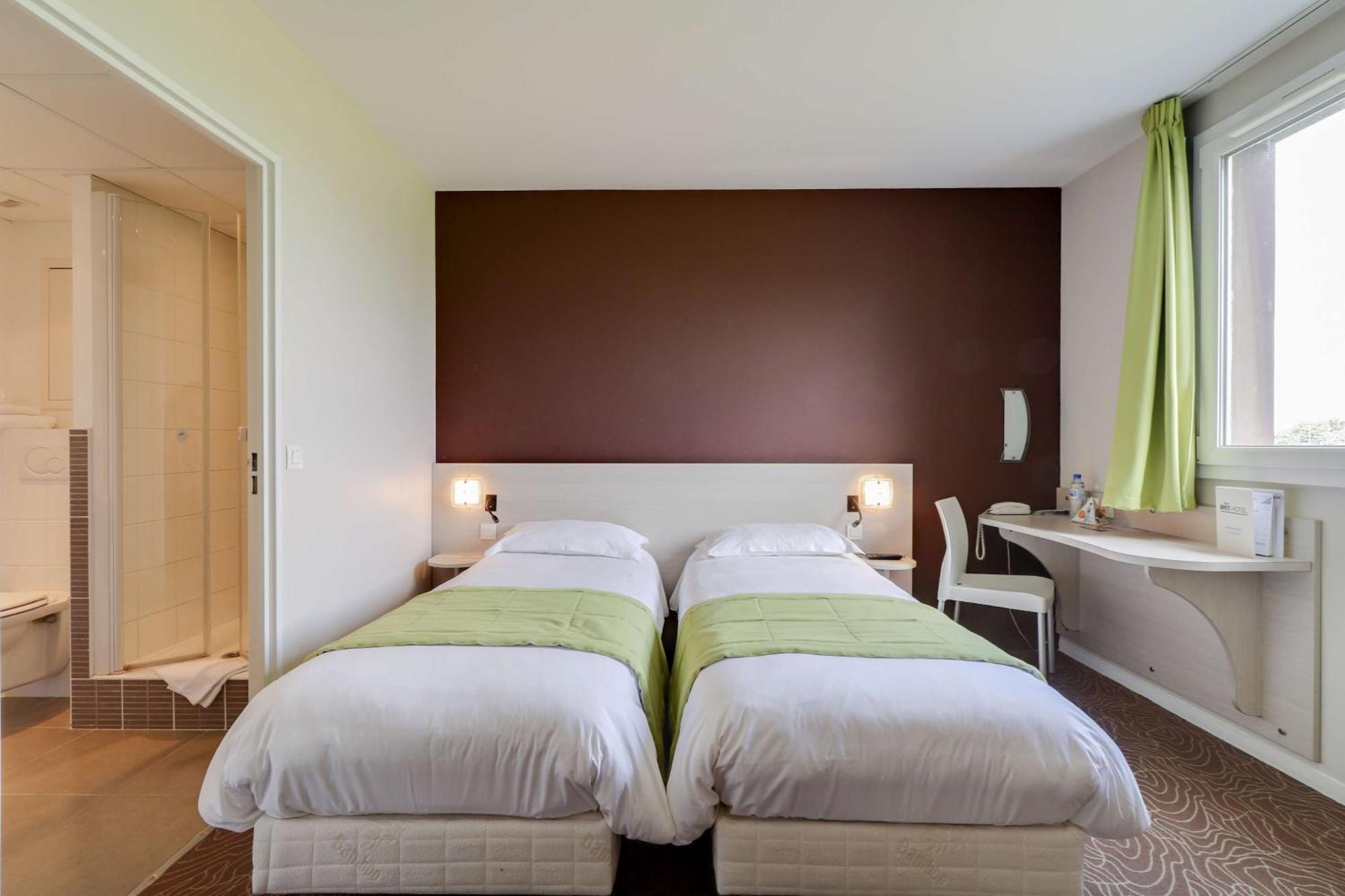 Brit Hotel Saint-Meen-Le-Grand En Broceliande Exterior foto